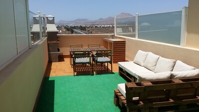 Beach Duplex Apartment Great Views, BBQ, Parking, Terrace, location & Comfort