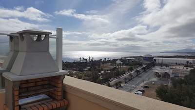 Beach Duplex Apartment Great Views, BBQ, Parking, Terrace, location & Comfort