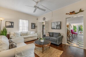 Cozy living room furnishings