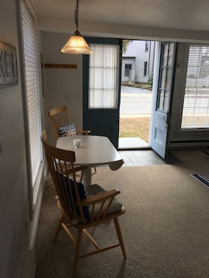 Full Studio Apartment in Historic Downtown Mystic