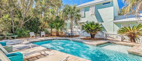 Huge private pool at Flamingo Key. Can be heated for an additional fee