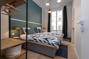 Bedroom with two single beds