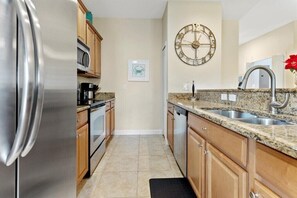 3073 Beach (4).jpg