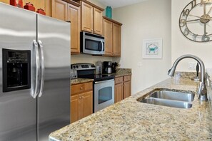 3073 Beach (5).jpg