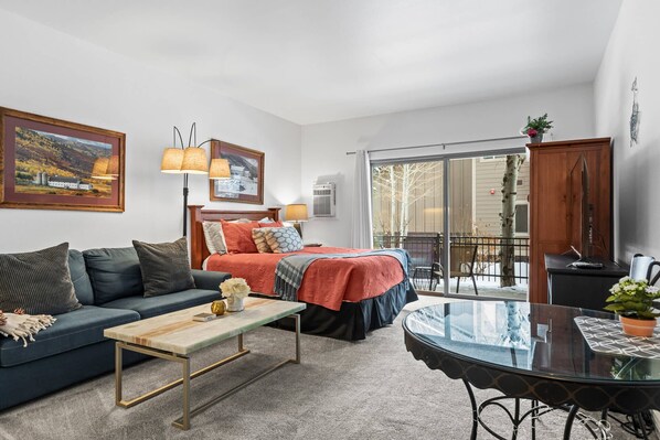 Vacation Rentals in Park City at Prospector Lodge 516: Studio with Queen bed