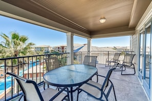 Oversize Balcony - Overlooking the Lagoon Pool