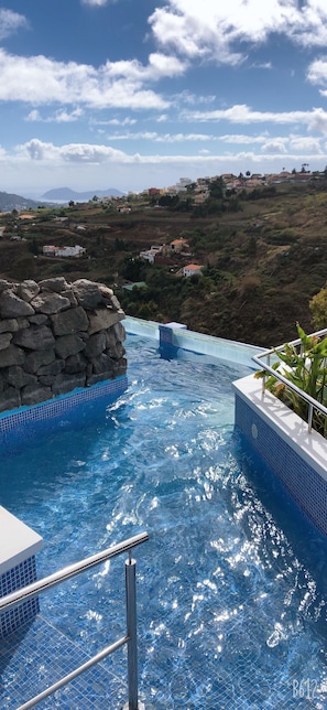Infinitypool