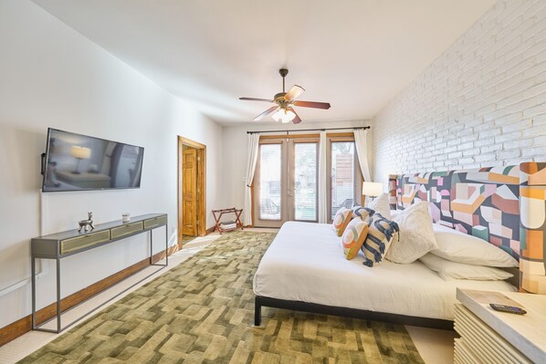 Primary  Bedroom on first floor with King bed, Smart TV, & En Suite bathroom.