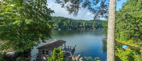 Welcome to Lakeshire on Lake Lure!