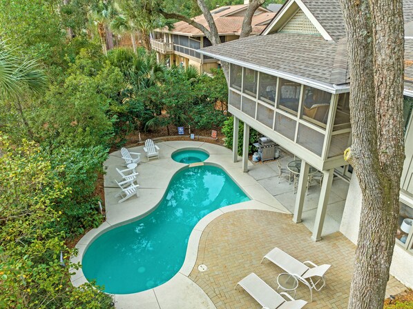 Pool & Spa