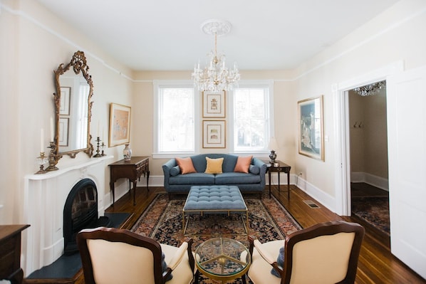 Welcome to Luxurious Townhome on Lincoln and York Street!
