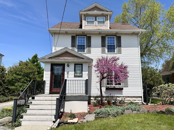 Welcome to the Dacha House! Your home away from home in lovely West Michigan.