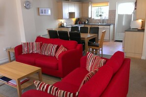 Open plan Lounge, Dining, fully equipped Kitchen