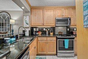 Full kitchen