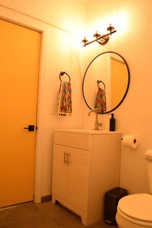 Bathroom 1 in Brackett Lodge.
