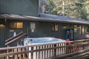 Bain à remous extérieur
