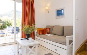 Find peace and relaxation with your close friends and family in this stunning living room.