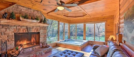 Blue Ridge Vacation Rental Cabin | 3BR + Loft | 3BA | Stairs Required