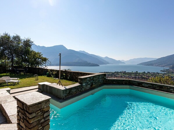 Schwimmbad, Eigentum, Berg, Himmel, Grundeigentum, Urlaub, Azurblau, Haus, Gebirge, Estate