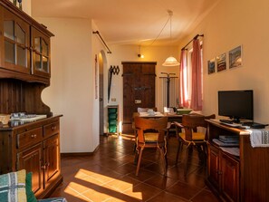 Zimmer, Möbel, Eigentum, Gebäude, Interior Design, Countertop, Fussboden, Cabinetry, Küche, Haus