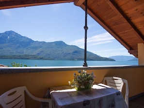 Propriété, Vacances, Pièce, Ciel, Maison, Montagne, Bâtiment, Balcon, Océan, Recours