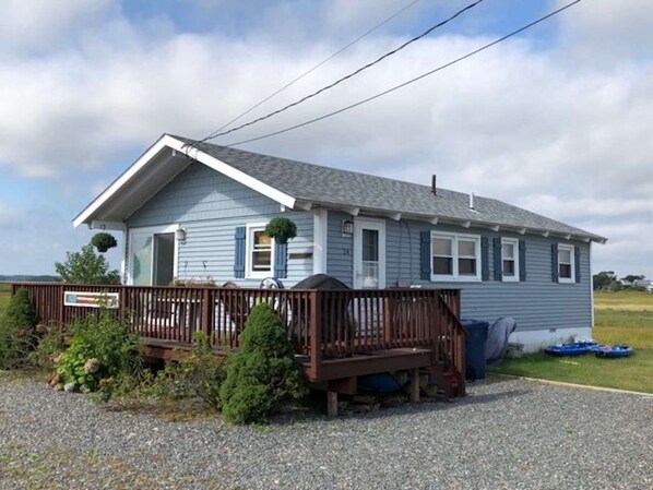Our adorable cottage awaits those making Hampton Beach memories 