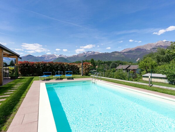 Water, Sky, Plant, Cloud, Property, Swimming Pool, Azure, Building, Tree, Shade