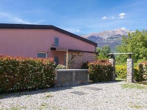 Plante, Ciel, Nuage, Propriété, Fenêtre, Bâtiment, Maison, Lot Terre, Chalet, Surface De La Route