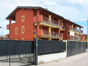 Himmel, Eigentum, Fenster, Gebäude, Wolke, Holz, Haus, Zaun, Die Architektur, Urban Design