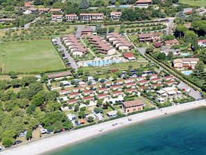 Wasser, Eigentum, Gebäude, Grundstueck, Haus, Pflanze, Urban Design, Baum, See, Landschaft