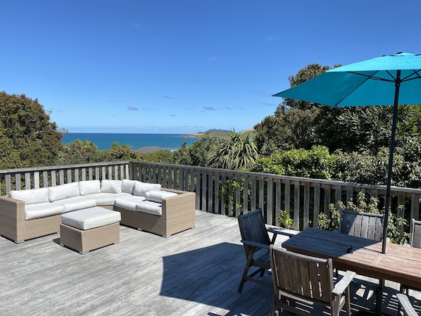 The deck and outdoor dining 