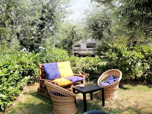 Plant, Furniture, Plant Community, Nature, Natural Landscape, Outdoor Furniture, Tree, Chair, Grass, Outdoor Table