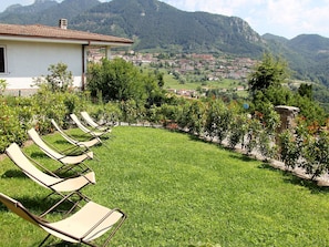 Vegetation, Property, Grass, Natural Landscape, Hill Station, Lawn, Garden, Yard, House, Botany