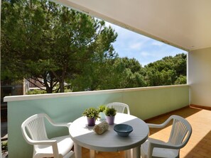 Eigentum, Haus, Zimmer, Grundeigentum, Gebäude, Möbel, Interior Design, Tabelle, Zuhause, Balkon
