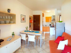 Pièce, Propriété, Meubles, Bâtiment, Design Intérieur, Maison, Immobilier, Sol, Table, Cuisine