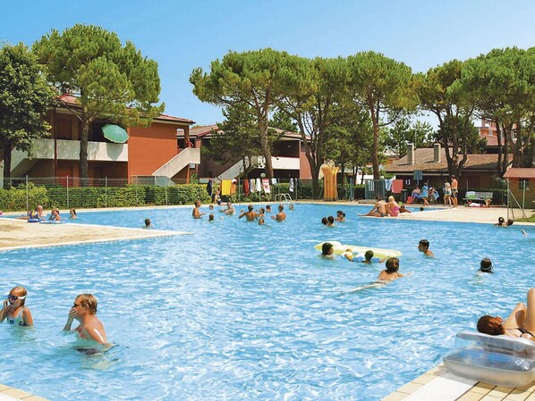Swimming Pool, Leisure, Leisure Centre, Water Park, Resort, Recreation, Town, Park, Water, Fun