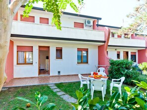 Plant, Building, Property, Furniture, Window, Green, Sky, Tree, House, Interior Design