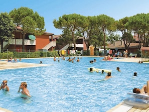 Swimming Pool, Leisure, Leisure Centre, Water Park, Resort, Recreation, Town, Park, Water, Fun