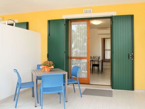 Zimmer, Eigentum, Türkis, Orange, Grün, Gelb, Möbel, Gebäude, Interior Design, Tür