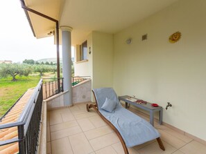 Plante, Propriété, Bâtiment, Bois, Ombre, Design Intérieur, Sol, Porche, Sol, Maison
