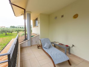 Plante, Propriété, Bâtiment, Bois, Ombre, Design Intérieur, Sol, Porche, Sol, Maison