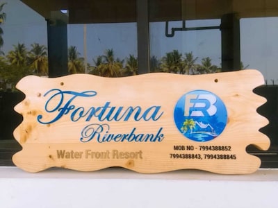 Fortuna  River Banks