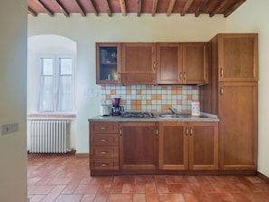 Flooring, Holz, Cabinetry, Küche, Countertop, Interior Design, Möbel, Fussboden, Küchengerät, Schrank