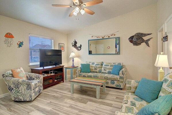 Indoor - Bright and airy living room