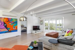 Living  / Lounge areas