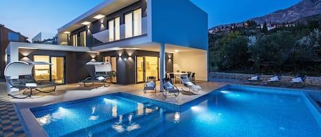 New modern Villa Luce