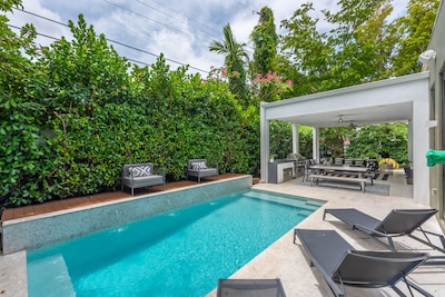 Brand New Lux Villa sleeps 10 in Miami’s Design District with Pool