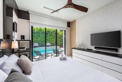 Brand New Lux Villa sleeps 10 in Miami’s Design District with Pool