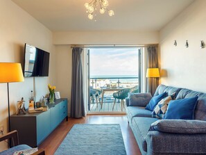 Bright and airy living area | Fistral Waves - Ocean 1 Apartments, Newquay