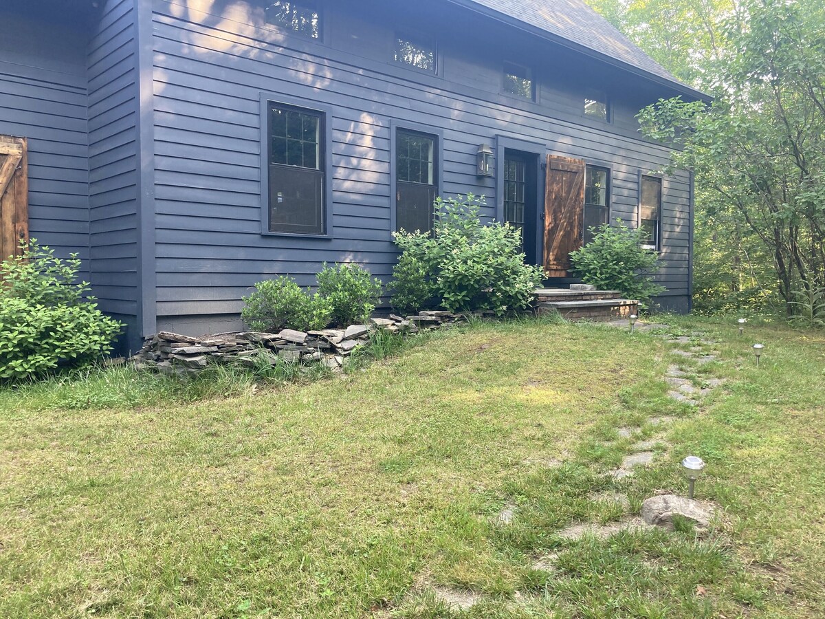 Spacious Family Catskills Mtn Getaway. Close to Woodstock and Ski Resorts. <br>